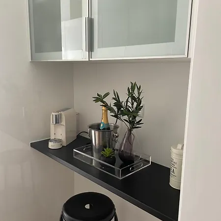 Modern Apartment *